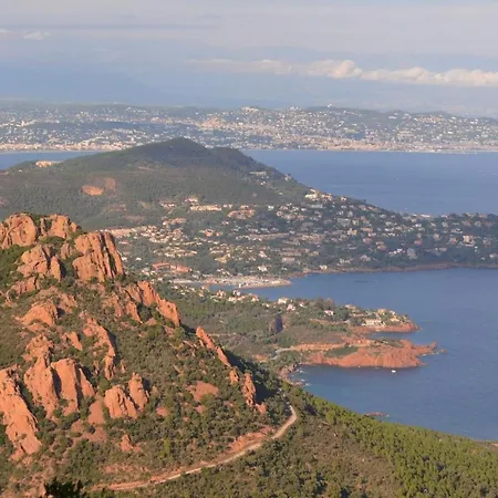 Tres Beau T2 A Cote De La * Saint-Raphaël